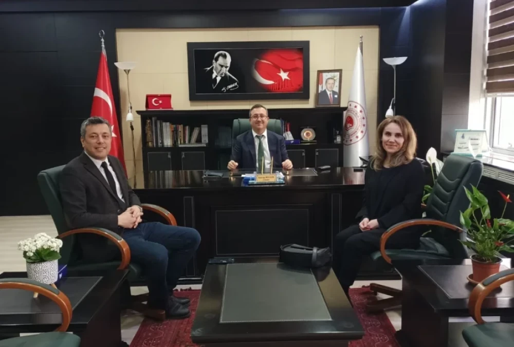 Sayın Tuncay MÜLAYİM' e makamında hayırlı olsun ziyaretinde bulunmuştur.