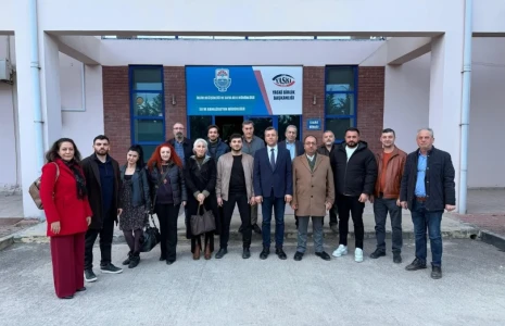 Yalova CHP  İl Başkanımız  İsmail Erdem Doğancı ve Yalova İl Yönetimi ile beraber  YASKİ Birlik Başkanımız Cem İnci'ye makam ziyaretinde  bulundular.