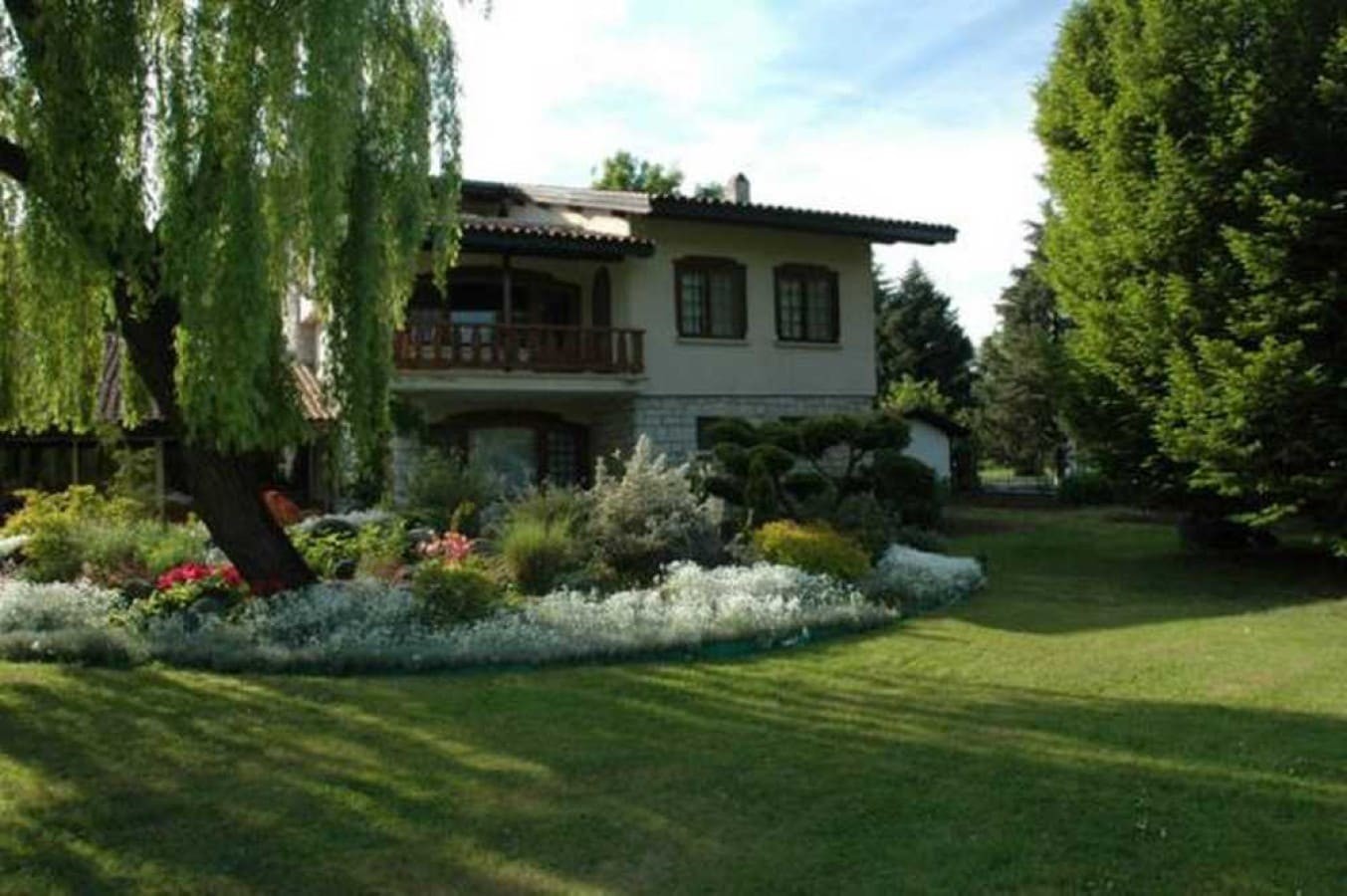 ARBORETUM (CANLI AĞAÇ MÜZESİ)